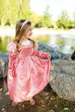 Renaissance Girl Costume -Disney Sales 610g3KAv3yL. AC UL1024 52158.1645199164